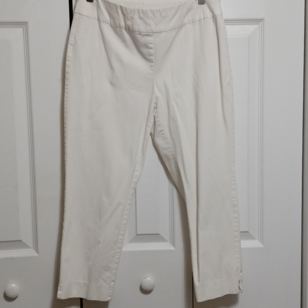 White Capri pants